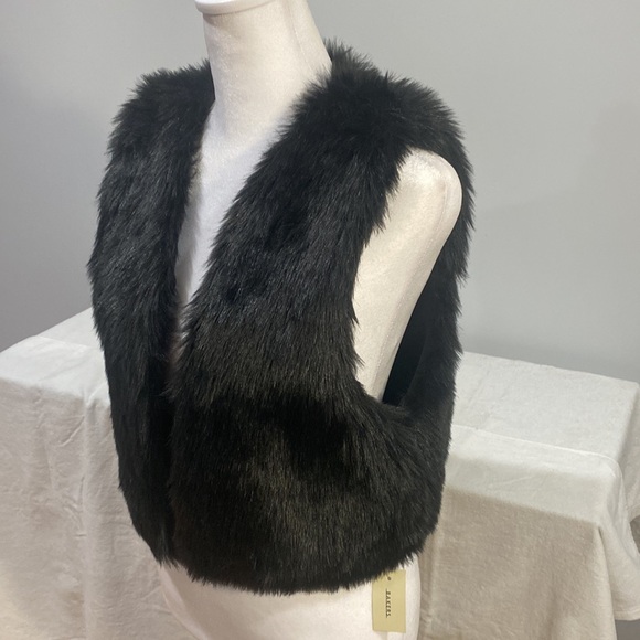 Women’s fur vest - Picture 2 of 3